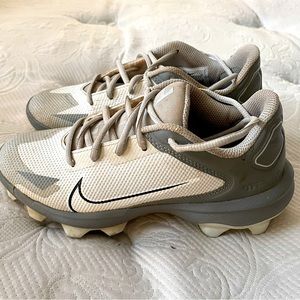 Boys Mile Trout Baseball Cleats Size 3y
